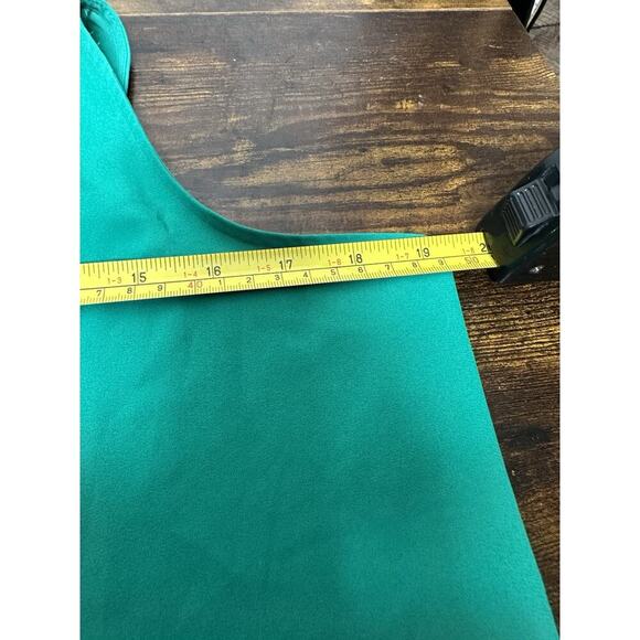 VIOLET + CLAIRE Pleated V-Neck Sleeveless Top Womens S Kelly Green Minimalist - Picture 5 of 9